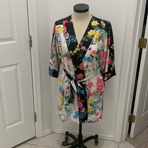 Betsy Johnson Robe
